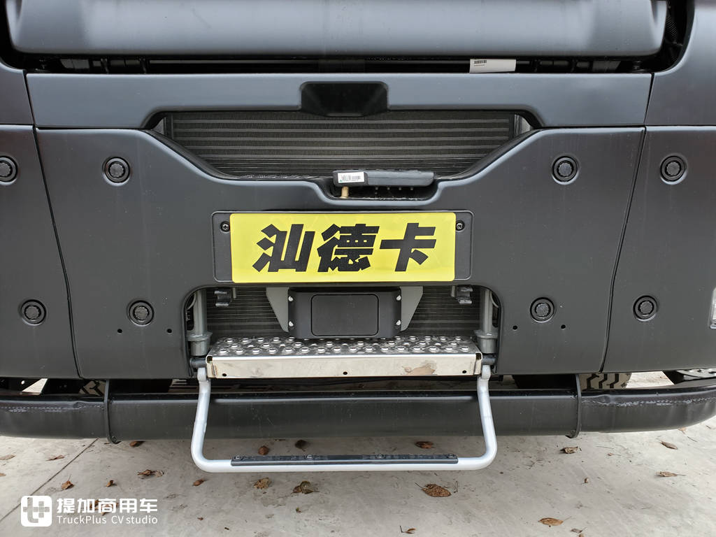 重汽产的准大件运输牵引车,这款汕德卡除了能重载,车辆舒适性也不错 - 第2张 - 提加商用车网 重汽产的准大件运输牵引车,这款汕德卡除了能重载,车辆舒适性也不错 - 第2张