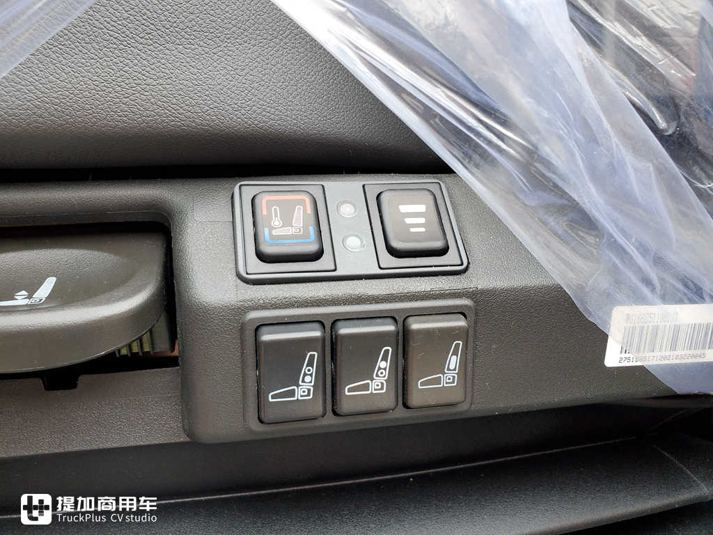 重汽产的准大件运输牵引车,这款汕德卡除了能重载,车辆舒适性也不错 - 第8张 - 提加商用车网 重汽产的准大件运输牵引车,这款汕德卡除了能重载,车辆舒适性也不错 - 第8张