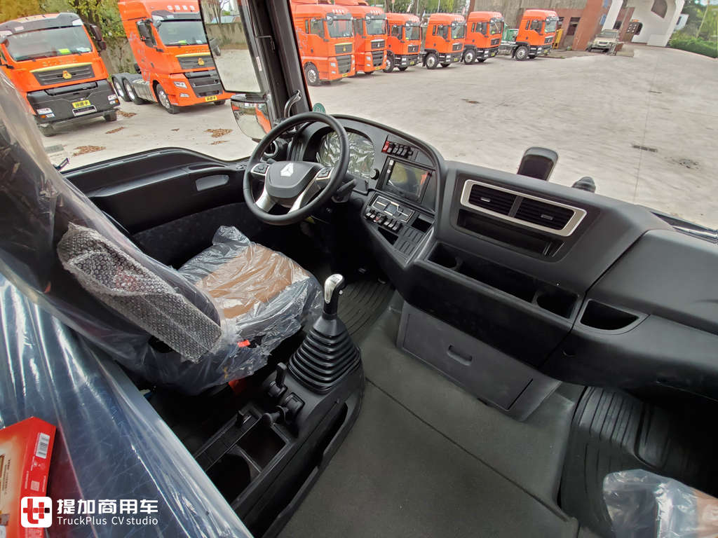 重汽产的准大件运输牵引车,这款汕德卡除了能重载,车辆舒适性也不错 - 第10张 - 提加商用车网 重汽产的准大件运输牵引车,这款汕德卡除了能重载,车辆舒适性也不错 - 第10张
