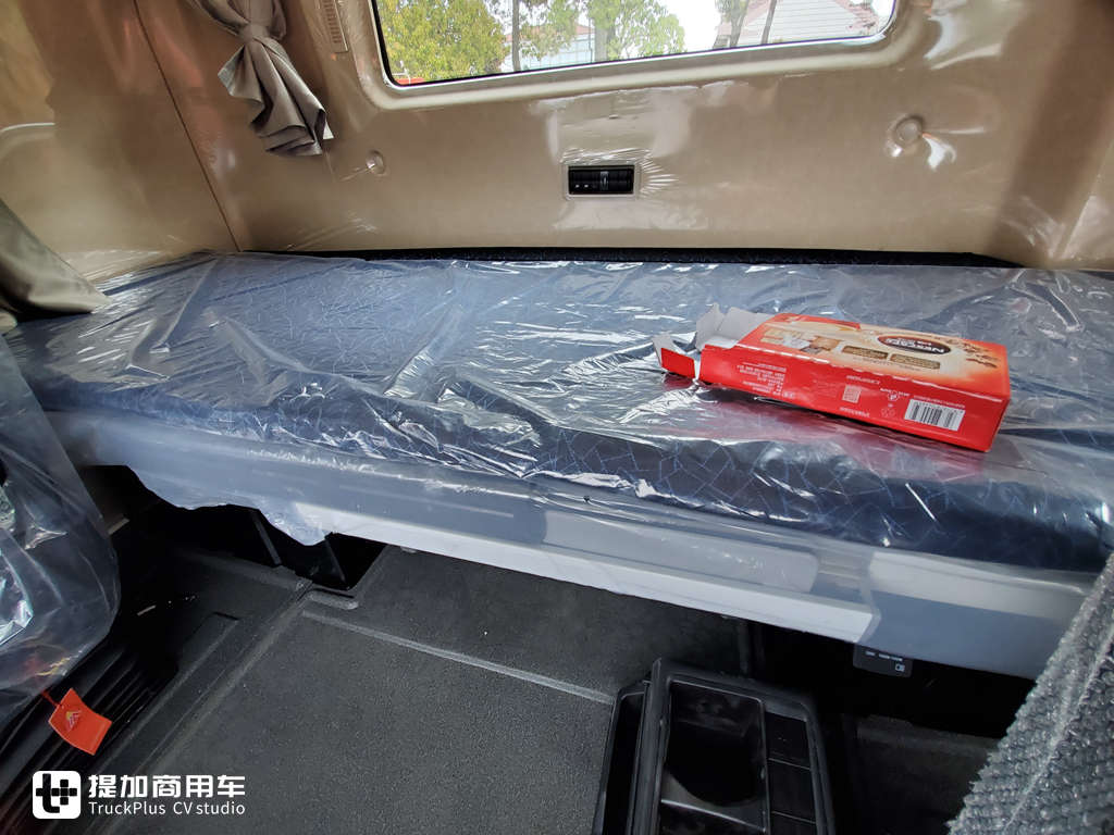 重汽产的准大件运输牵引车,这款汕德卡除了能重载,车辆舒适性也不错 - 第14张 - 提加商用车网 重汽产的准大件运输牵引车,这款汕德卡除了能重载,车辆舒适性也不错 - 第14张