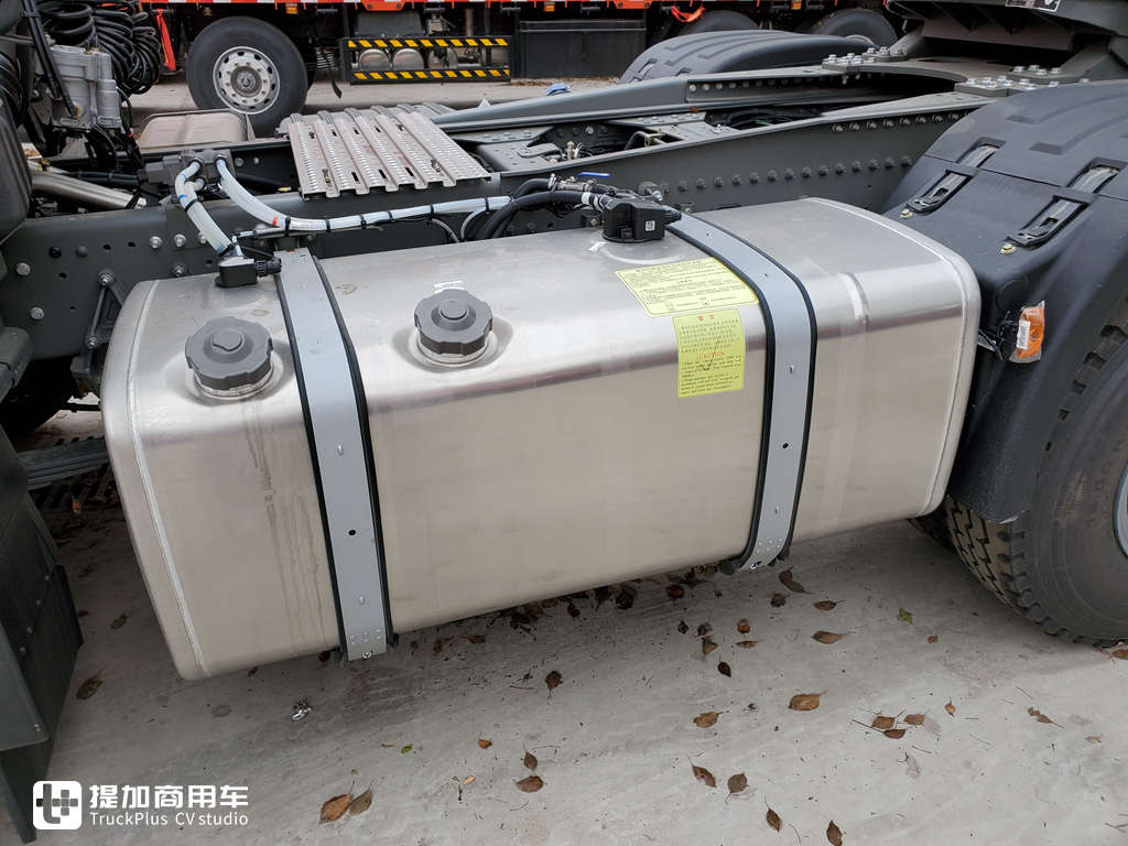 重汽产的准大件运输牵引车,这款汕德卡除了能重载,车辆舒适性也不错 - 第24张 - 提加商用车网 重汽产的准大件运输牵引车,这款汕德卡除了能重载,车辆舒适性也不错 - 第24张