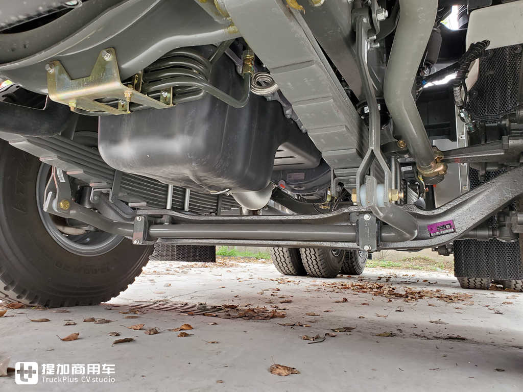 重汽产的准大件运输牵引车,这款汕德卡除了能重载,车辆舒适性也不错 - 第21张 - 提加商用车网 重汽产的准大件运输牵引车,这款汕德卡除了能重载,车辆舒适性也不错 - 第21张