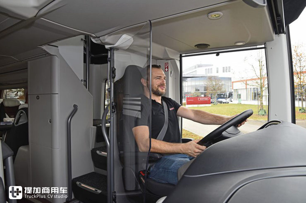 优化空调系统,迎战疫情打击,赛特拉更新旗下S531DT豪华大巴 - 第8张 - 提加商用车网 优化空调系统,迎战疫情打击,赛特拉更新旗下S531DT豪华大巴 - 第8张