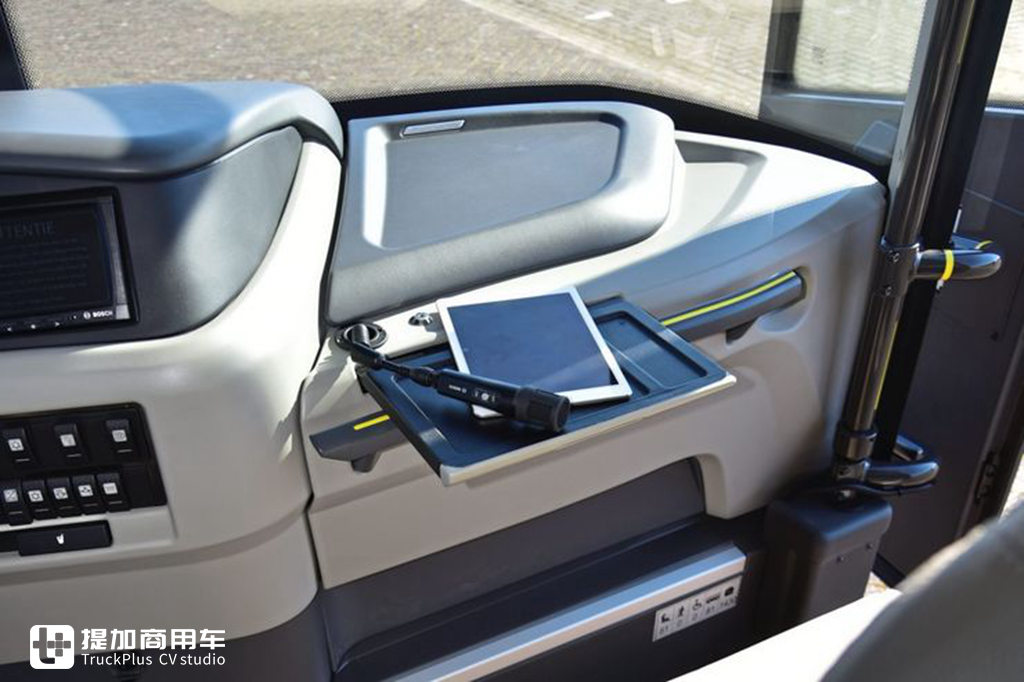 VDL-FDD2-141-Doppeldecker-Reisebus-Test-LAO-11-2016-DAF-MX-13--fotoshowBig-ad6312d9-270659