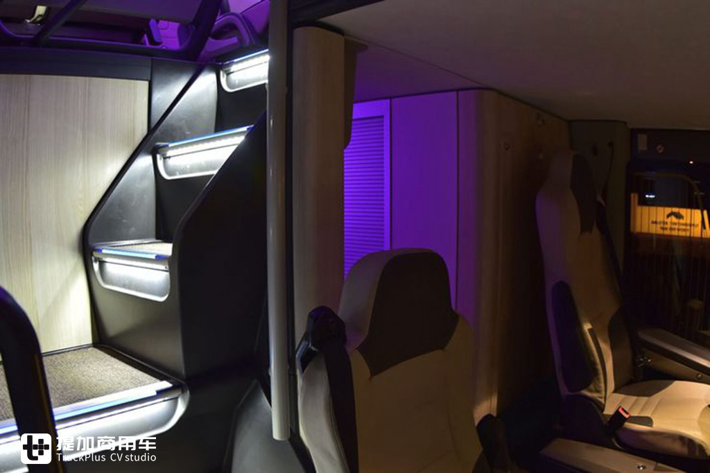 VDL-FDD2-141-Doppeldecker-Reisebus-Test-LAO-11-2016-DAF-MX-13--fotoshowBig-9eece258-270663