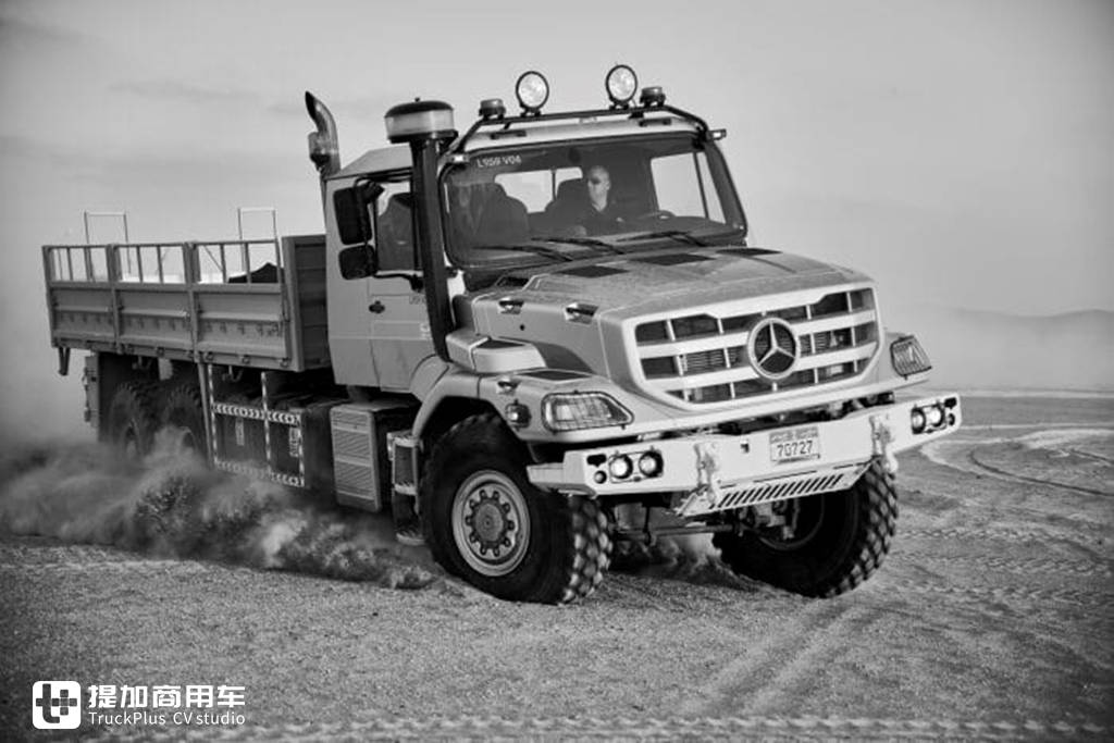 8X8驱动,中东土豪定制的奔驰Zetros长头卡车,配置真独特 - 第30张 - 提加商用车网 8X8驱动,中东土豪定制的奔驰Zetros长头卡车,配置真独特 - 第30张