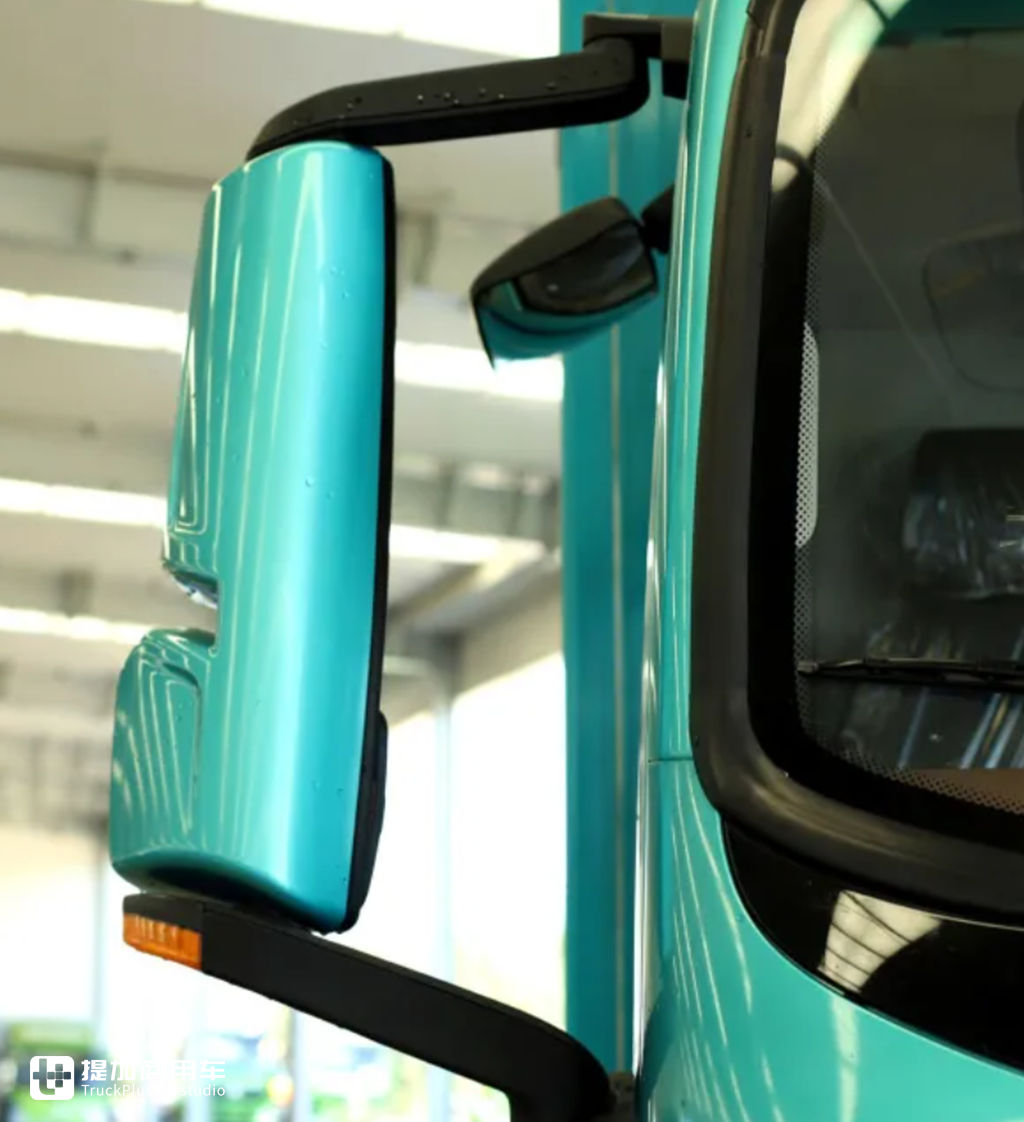 陕汽自己打造的合规蓝牌轻卡，全新轩德翼9，这外观内饰真不错 - 第5张