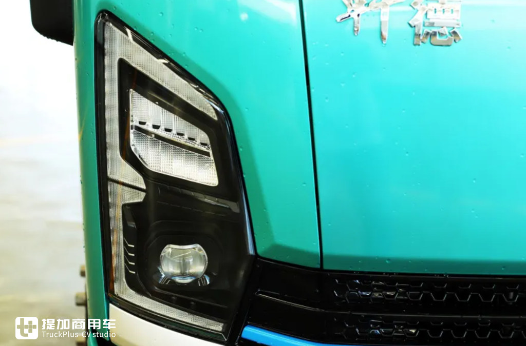 陕汽自己打造的合规蓝牌轻卡，全新轩德翼9，这外观内饰真不错 - 第6张