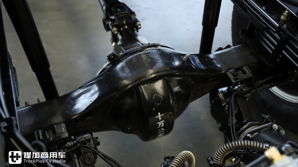 陕汽自己打造的合规蓝牌轻卡，全新轩德翼9，这外观内饰真不错 - 第12张