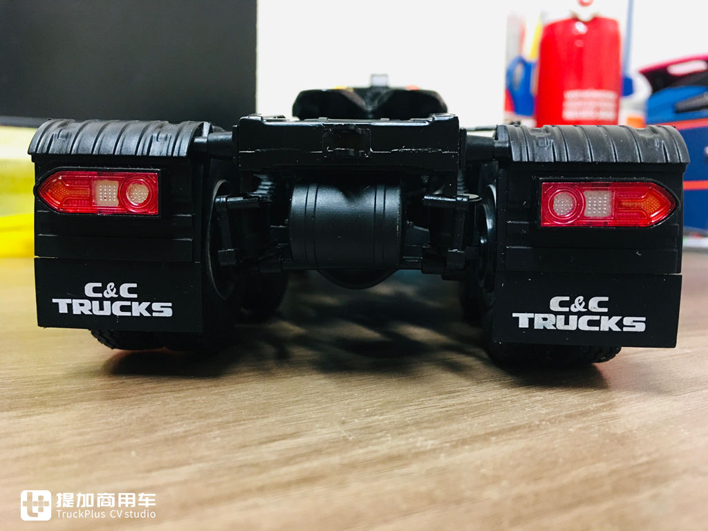 联合卡车U系LNG牵引车模型实拍,官方经常降价,还是很值得入手的 - 第33张 - 提加商用车网 联合卡车U系LNG牵引车模型实拍,官方经常降价,还是很值得入手的 - 第33张