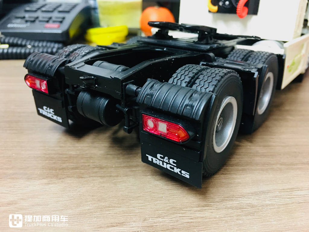联合卡车U系LNG牵引车模型实拍,官方经常降价,还是很值得入手的 - 第32张 - 提加商用车网 联合卡车U系LNG牵引车模型实拍,官方经常降价,还是很值得入手的 - 第32张