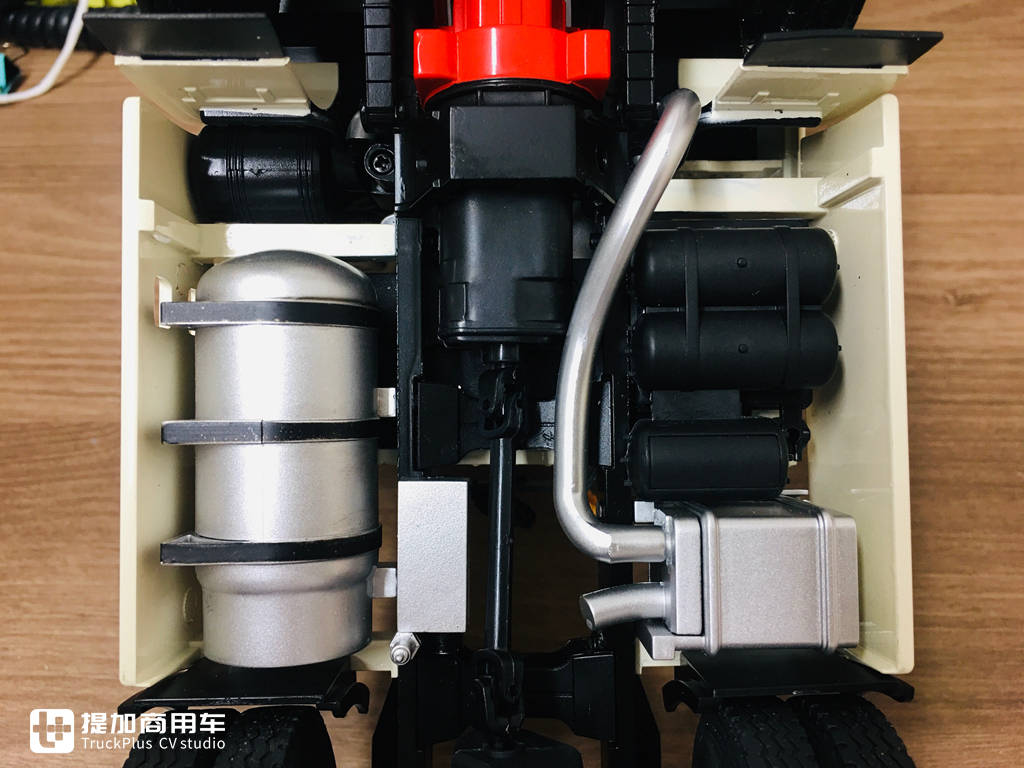 联合卡车U系LNG牵引车模型实拍,官方经常降价,还是很值得入手的 - 第31张 - 提加商用车网 联合卡车U系LNG牵引车模型实拍,官方经常降价,还是很值得入手的 - 第31张