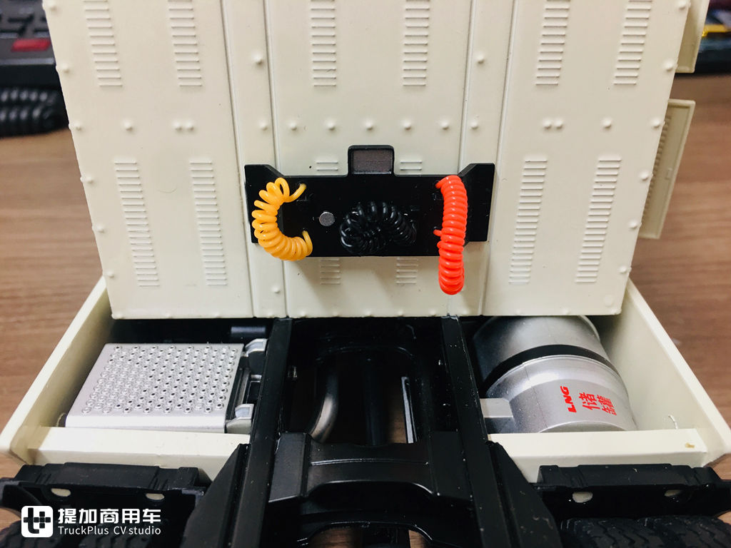 联合卡车U系LNG牵引车模型实拍,官方经常降价,还是很值得入手的 - 第29张 - 提加商用车网 联合卡车U系LNG牵引车模型实拍,官方经常降价,还是很值得入手的 - 第29张
