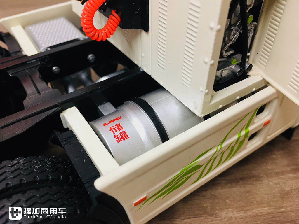 联合卡车U系LNG牵引车模型实拍,官方经常降价,还是很值得入手的 - 第28张 - 提加商用车网 联合卡车U系LNG牵引车模型实拍,官方经常降价,还是很值得入手的 - 第28张
