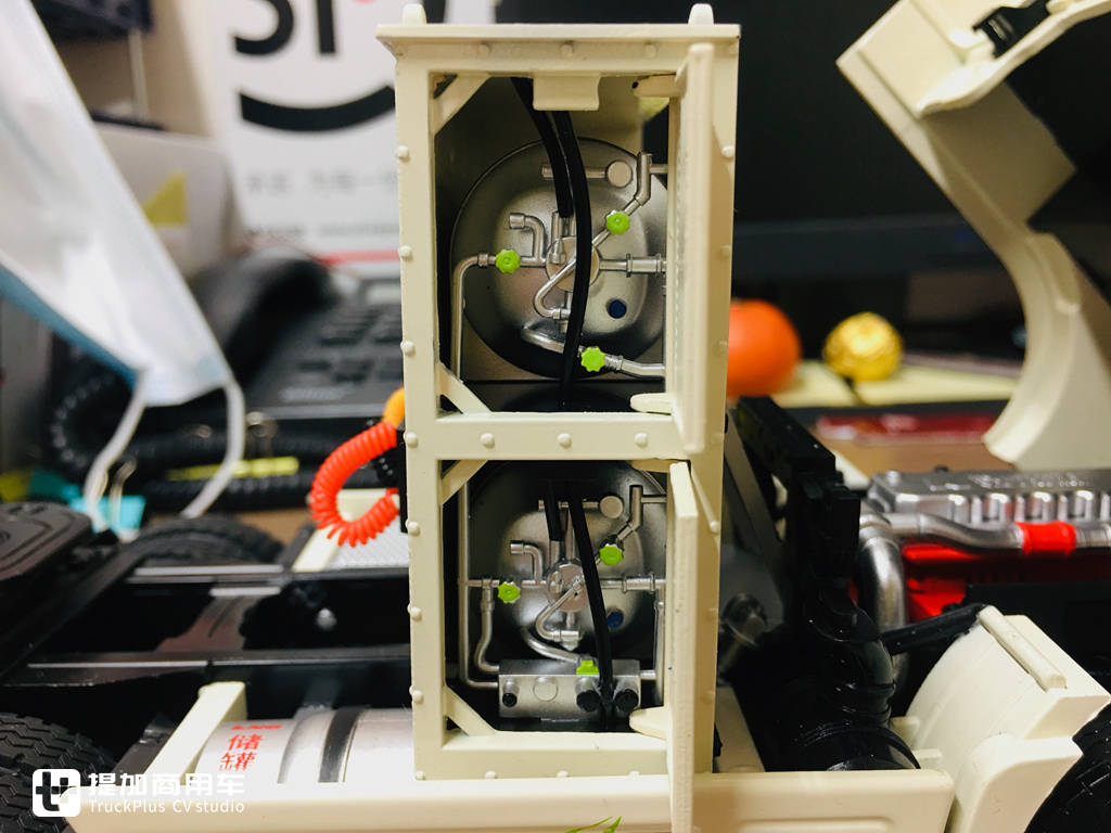 联合卡车U系LNG牵引车模型实拍,官方经常降价,还是很值得入手的 - 第27张 - 提加商用车网 联合卡车U系LNG牵引车模型实拍,官方经常降价,还是很值得入手的 - 第27张