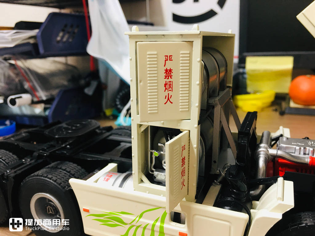 联合卡车U系LNG牵引车模型实拍,官方经常降价,还是很值得入手的 - 第26张 - 提加商用车网 联合卡车U系LNG牵引车模型实拍,官方经常降价,还是很值得入手的 - 第26张