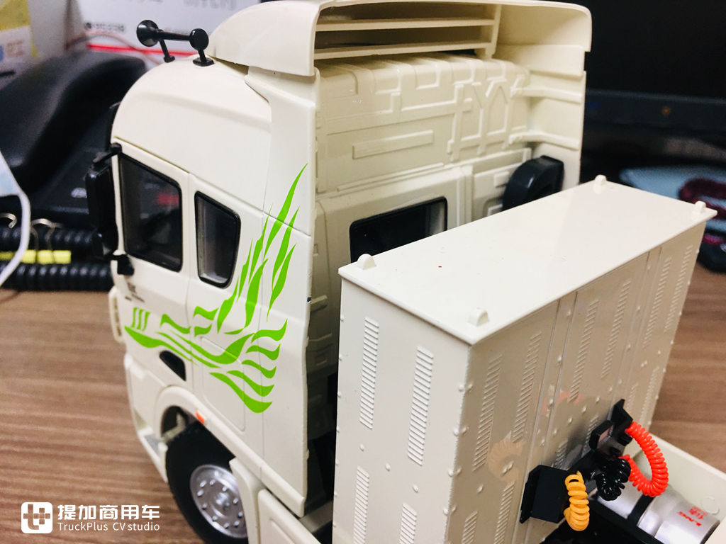 联合卡车U系LNG牵引车模型实拍,官方经常降价,还是很值得入手的 - 第15张 - 提加商用车网 联合卡车U系LNG牵引车模型实拍,官方经常降价,还是很值得入手的 - 第15张