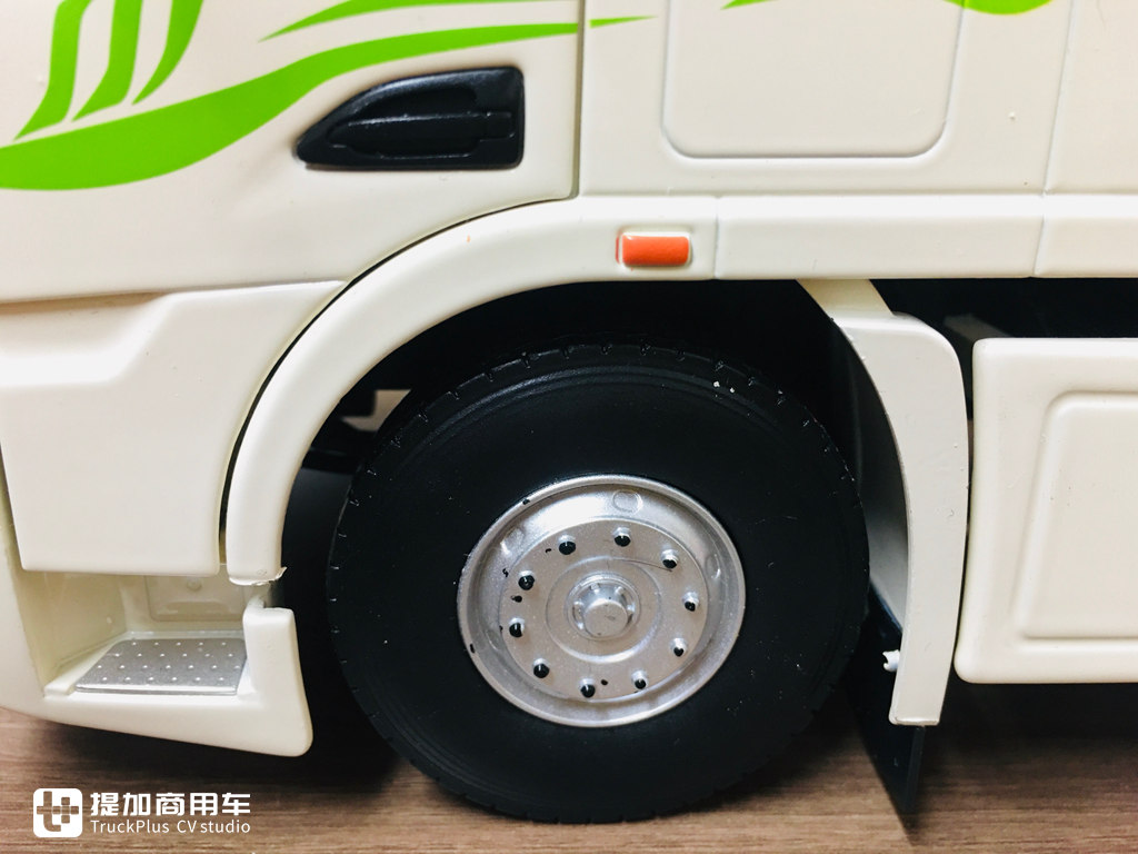 联合卡车U系LNG牵引车模型实拍,官方经常降价,还是很值得入手的 - 第17张 - 提加商用车网 联合卡车U系LNG牵引车模型实拍,官方经常降价,还是很值得入手的 - 第17张