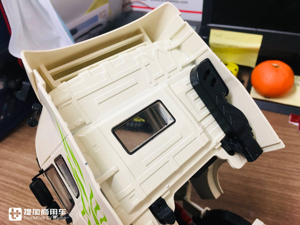 联合卡车U系LNG牵引车模型实拍,官方经常降价,还是很值得入手的 - 第16张 - 提加商用车网 联合卡车U系LNG牵引车模型实拍,官方经常降价,还是很值得入手的 - 第16张