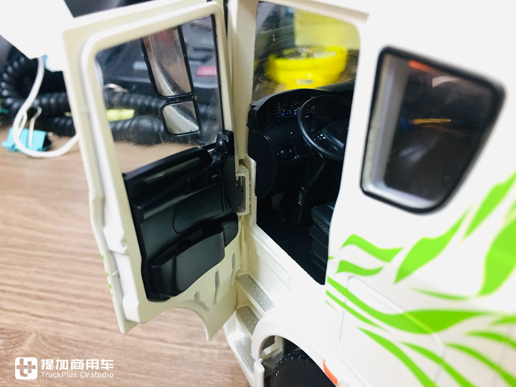 联合卡车U系LNG牵引车模型实拍,官方经常降价,还是很值得入手的 - 第18张 - 提加商用车网 联合卡车U系LNG牵引车模型实拍,官方经常降价,还是很值得入手的 - 第18张