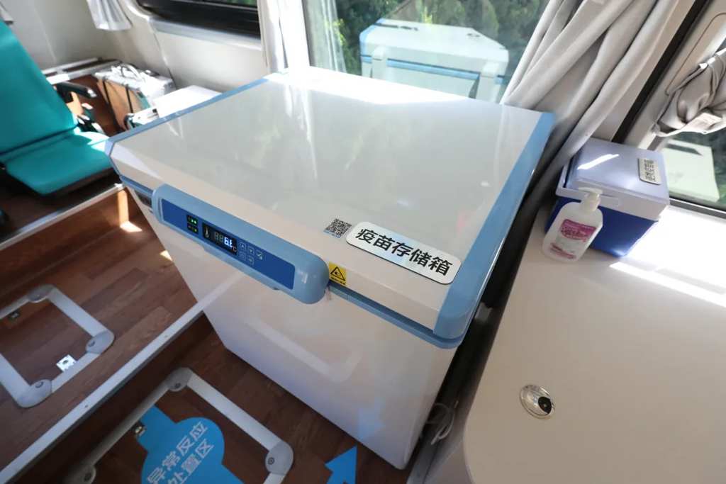 首善标准 全能卫士 福田欧辉全新升级移动疫苗接种车亮相展出 - 第8张 - 提加商用车网 首善标准 全能卫士 福田欧辉全新升级移动疫苗接种车亮相展出 - 第8张
