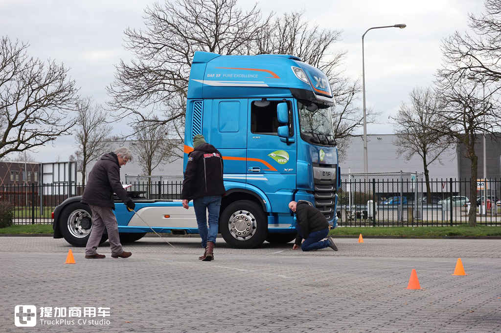 依维柯、达夫、雷诺三强PK,BIGtruck旗舰卡车驾驶室舒适性评测下篇 - 第2张 - 提加商用车网 依维柯、达夫、雷诺三强PK,BIGtruck旗舰卡车驾驶室舒适性评测下篇 - 第2张