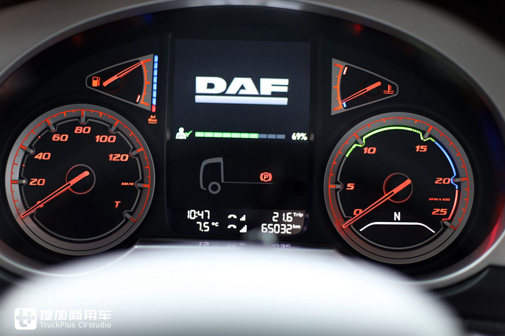 依维柯、达夫、雷诺三强PK,BIGtruck旗舰卡车驾驶室舒适性评测下篇 - 第6张 - 提加商用车网 依维柯、达夫、雷诺三强PK,BIGtruck旗舰卡车驾驶室舒适性评测下篇 - 第6张