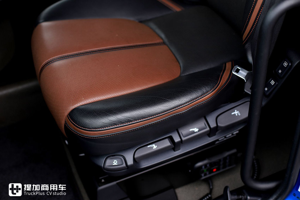 依维柯、达夫、雷诺三强PK,BIGtruck旗舰卡车驾驶室舒适性评测下篇 - 第7张 - 提加商用车网 依维柯、达夫、雷诺三强PK,BIGtruck旗舰卡车驾驶室舒适性评测下篇 - 第7张