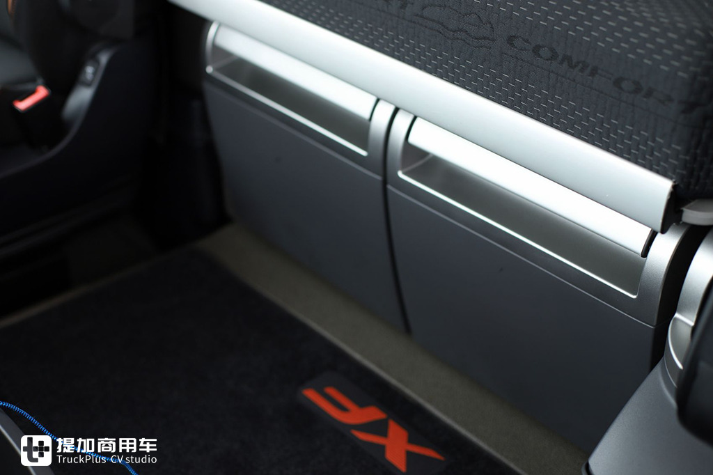 依维柯、达夫、雷诺三强PK,BIGtruck旗舰卡车驾驶室舒适性评测下篇 - 第10张 - 提加商用车网 依维柯、达夫、雷诺三强PK,BIGtruck旗舰卡车驾驶室舒适性评测下篇 - 第10张