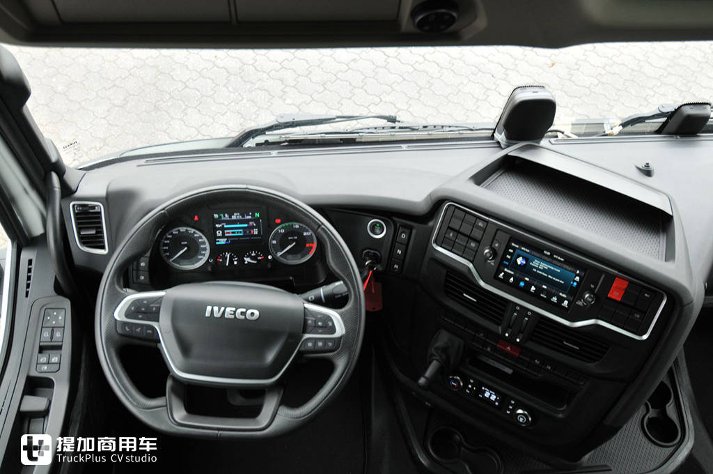 依维柯、达夫、雷诺三强PK,BIGtruck旗舰卡车驾驶室舒适性评测下篇 - 第18张 - 提加商用车网 依维柯、达夫、雷诺三强PK,BIGtruck旗舰卡车驾驶室舒适性评测下篇 - 第18张