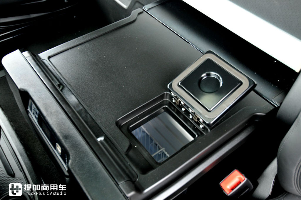 依维柯、达夫、雷诺三强PK,BIGtruck旗舰卡车驾驶室舒适性评测下篇 - 第23张 - 提加商用车网 依维柯、达夫、雷诺三强PK,BIGtruck旗舰卡车驾驶室舒适性评测下篇 - 第23张