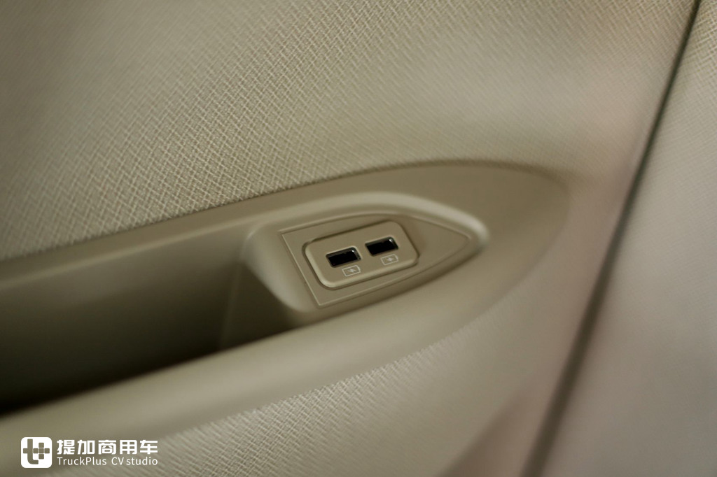 依维柯、达夫、雷诺三强PK,BIGtruck旗舰卡车驾驶室舒适性评测下篇 - 第24张 - 提加商用车网 依维柯、达夫、雷诺三强PK,BIGtruck旗舰卡车驾驶室舒适性评测下篇 - 第24张