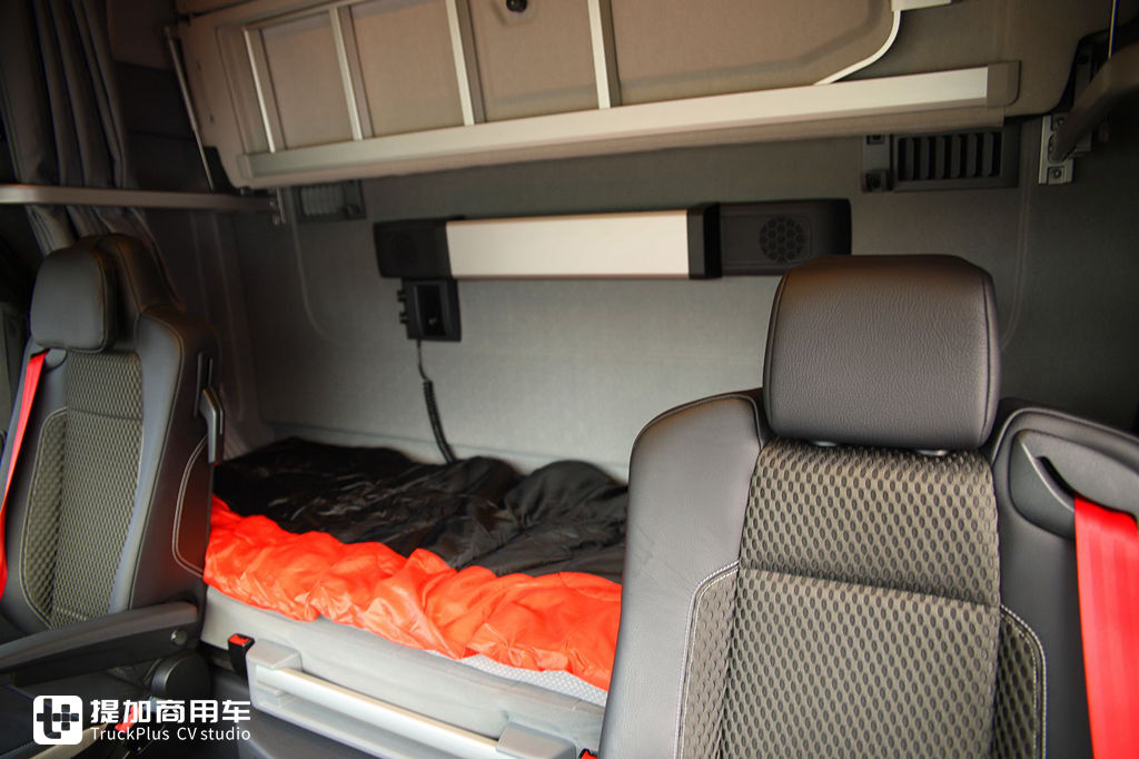 依维柯、达夫、雷诺三强PK,BIGtruck旗舰卡车驾驶室舒适性评测下篇 - 第34张 - 提加商用车网 依维柯、达夫、雷诺三强PK,BIGtruck旗舰卡车驾驶室舒适性评测下篇 - 第34张