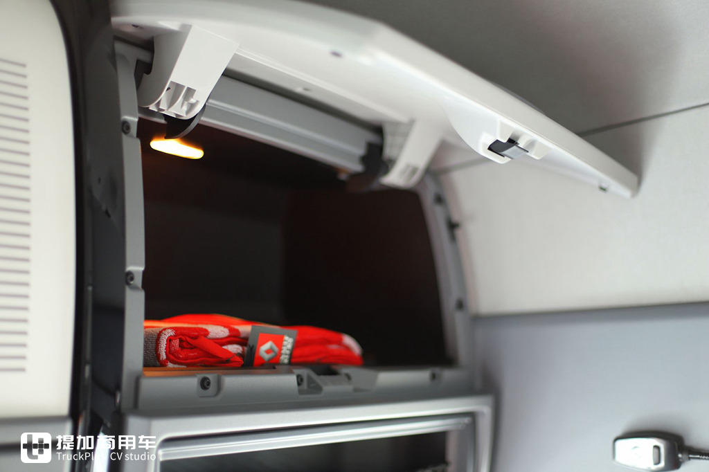 依维柯、达夫、雷诺三强PK,BIGtruck旗舰卡车驾驶室舒适性评测下篇 - 第38张 - 提加商用车网 依维柯、达夫、雷诺三强PK,BIGtruck旗舰卡车驾驶室舒适性评测下篇 - 第38张