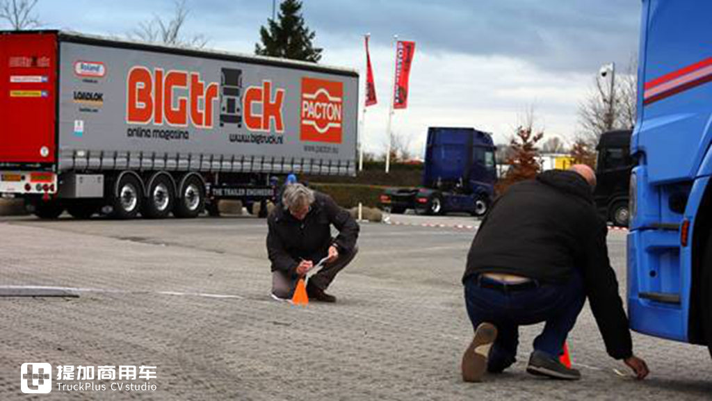 依维柯、达夫、雷诺三强PK,BIGtruck旗舰卡车驾驶室舒适性评测下篇 - 第44张 - 提加商用车网 依维柯、达夫、雷诺三强PK,BIGtruck旗舰卡车驾驶室舒适性评测下篇 - 第44张