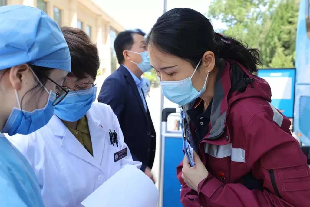 首善标准 全能卫士 福田欧辉全新升级移动疫苗接种车亮相展出 - 第4张 - 提加商用车网 首善标准 全能卫士 福田欧辉全新升级移动疫苗接种车亮相展出 - 第4张