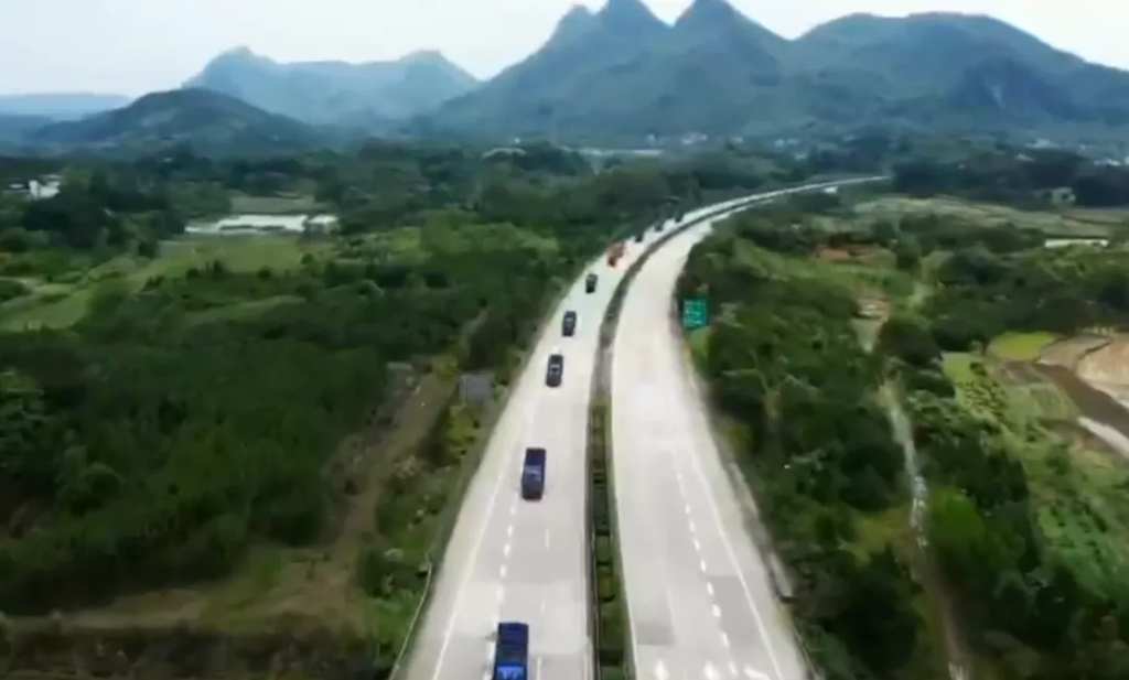 传承长征精神,东风柳汽“中国龙·中国红 重走长征路大型体验营”正式开营! - 第9张 - 提加商用车网 传承长征精神,东风柳汽“中国龙·中国红 重走长征路大型体验营”正式开营! - 第9张