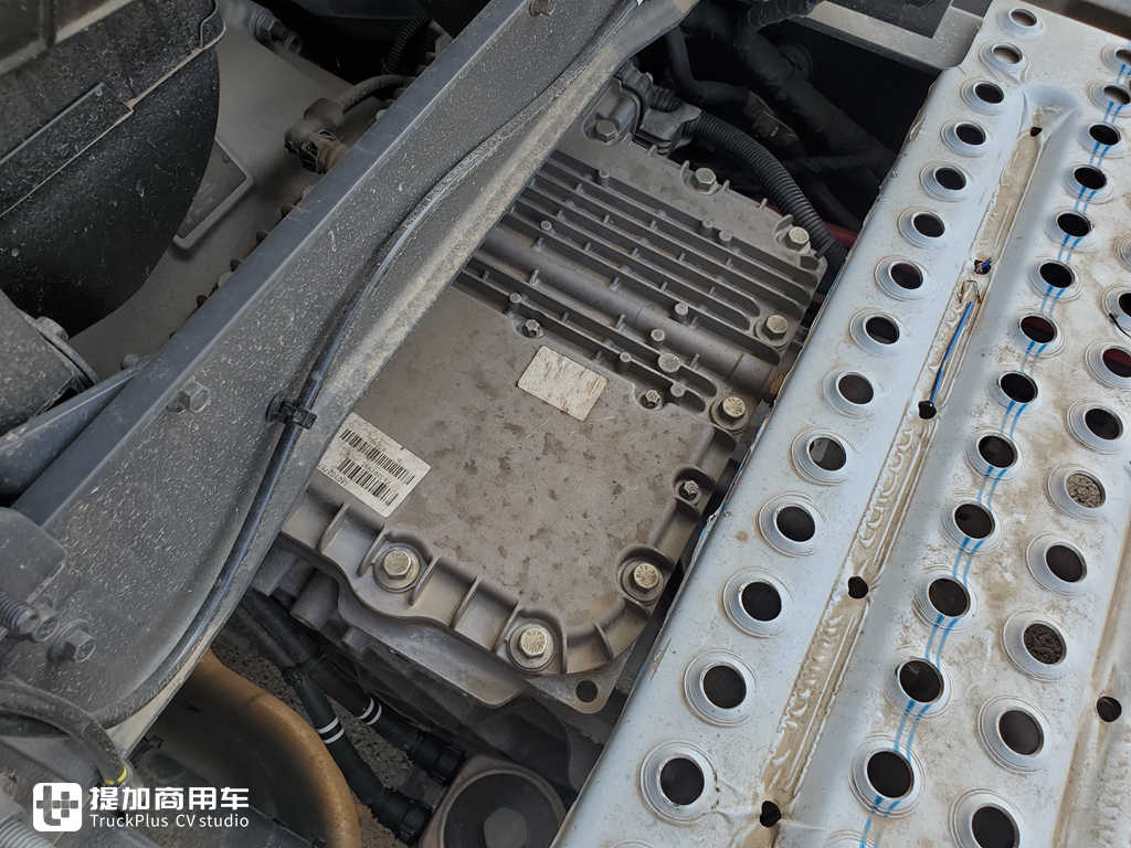 新一代沃尔沃FM上市了,老款还香吗?实拍一辆正上牌的国六车型再带你好好看看 - 第22张 - 提加商用车网 新一代沃尔沃FM上市了,老款还香吗?实拍一辆正上牌的国六车型再带你好好看看 - 第22张