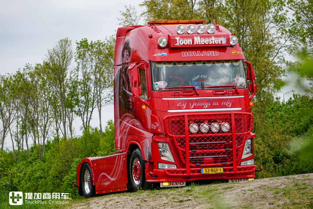 音乐与卡车的完美融合,荷兰老司机爆改沃尔沃FH,只为致敬自己喜爱的歌手 - 第5张 - 提加商用车网 音乐与卡车的完美融合,荷兰老司机爆改沃尔沃FH,只为致敬自己喜爱的歌手 - 第5张