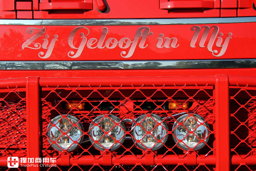 音乐与卡车的完美融合,荷兰老司机爆改沃尔沃FH,只为致敬自己喜爱的歌手 - 第6张 - 提加商用车网 音乐与卡车的完美融合,荷兰老司机爆改沃尔沃FH,只为致敬自己喜爱的歌手 - 第6张