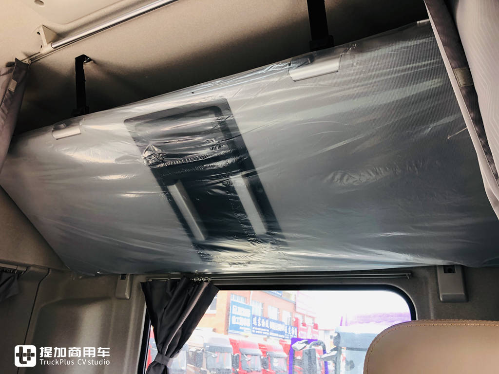 经典“紫罗兰”涂装,2021款东风天龙KX牵引车实拍,车主说要用它再跑青藏线 - 第20张 - 提加商用车网 经典“紫罗兰”涂装,2021款东风天龙KX牵引车实拍,车主说要用它再跑青藏线 - 第20张