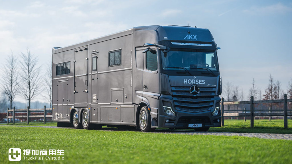 属于“人”和“马”的豪华房车,带您见识一辆奔驰Antos底盘打造的豪华运马车 - 第3张 - 提加商用车网 属于“人”和“马”的豪华房车,带您见识一辆奔驰Antos底盘打造的豪华运马车 - 第3张