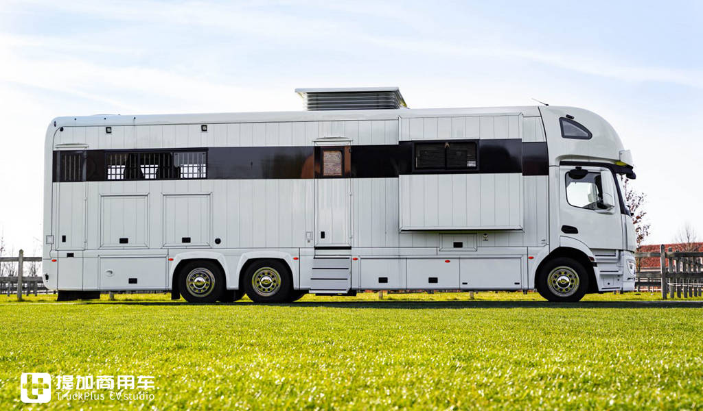 属于“人”和“马”的豪华房车,带您见识一辆奔驰Antos底盘打造的豪华运马车 - 第4张 - 提加商用车网 属于“人”和“马”的豪华房车,带您见识一辆奔驰Antos底盘打造的豪华运马车 - 第4张