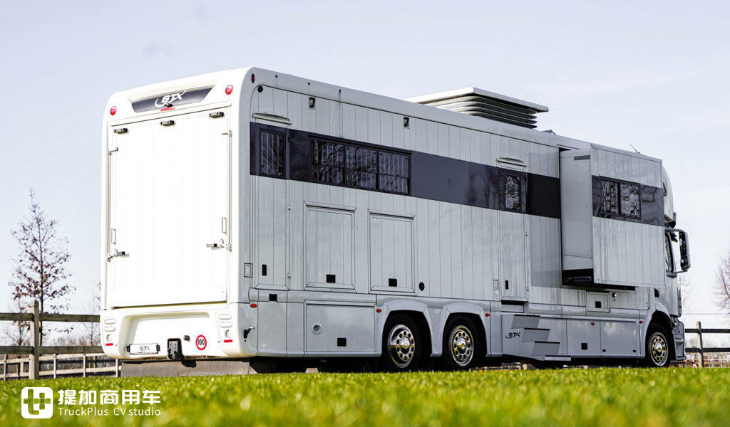 属于“人”和“马”的豪华房车,带您见识一辆奔驰Antos底盘打造的豪华运马车 - 第5张 - 提加商用车网 属于“人”和“马”的豪华房车,带您见识一辆奔驰Antos底盘打造的豪华运马车 - 第5张