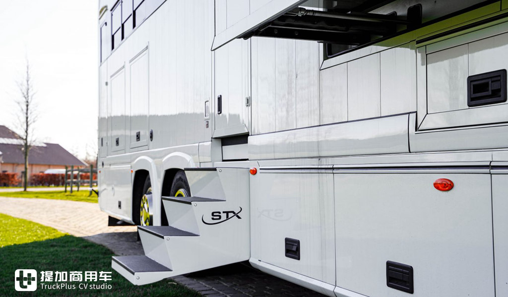 属于“人”和“马”的豪华房车,带您见识一辆奔驰Antos底盘打造的豪华运马车 - 第9张 - 提加商用车网 属于“人”和“马”的豪华房车,带您见识一辆奔驰Antos底盘打造的豪华运马车 - 第9张