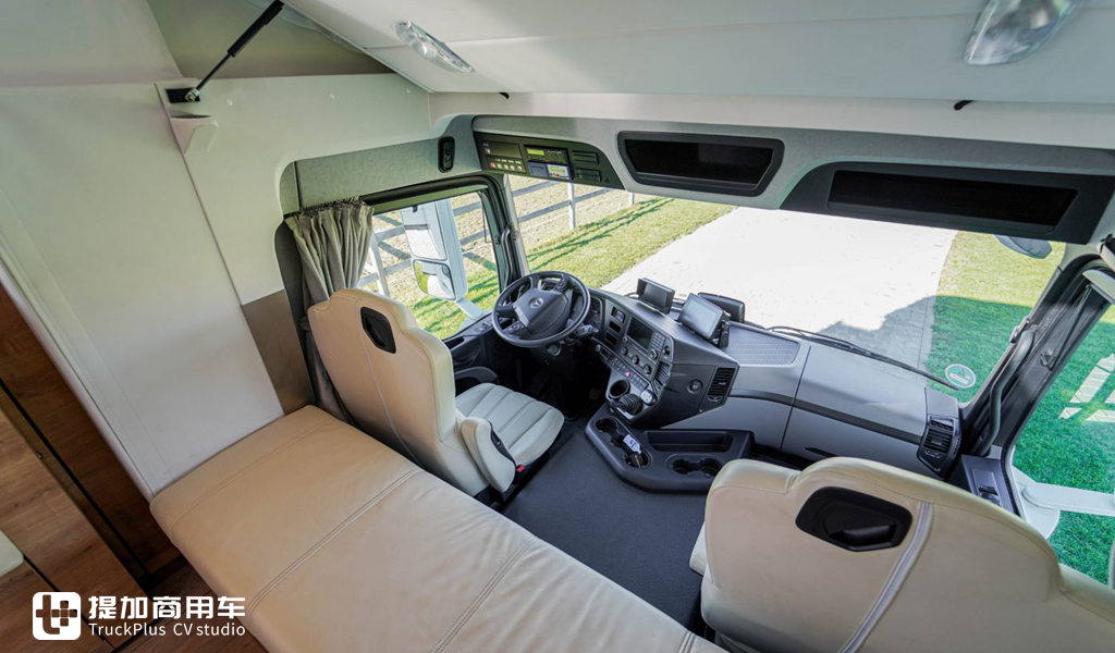 属于“人”和“马”的豪华房车,带您见识一辆奔驰Antos底盘打造的豪华运马车 - 第10张 - 提加商用车网 属于“人”和“马”的豪华房车,带您见识一辆奔驰Antos底盘打造的豪华运马车 - 第10张