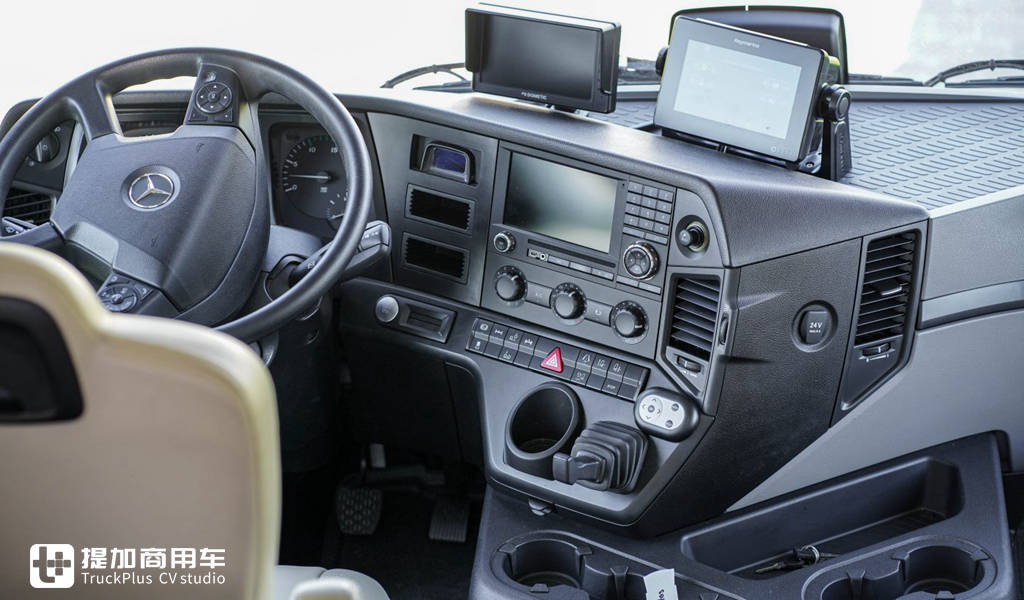 属于“人”和“马”的豪华房车,带您见识一辆奔驰Antos底盘打造的豪华运马车 - 第11张 - 提加商用车网 属于“人”和“马”的豪华房车,带您见识一辆奔驰Antos底盘打造的豪华运马车 - 第11张