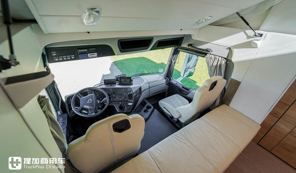 属于“人”和“马”的豪华房车,带您见识一辆奔驰Antos底盘打造的豪华运马车 - 第13张 - 提加商用车网 属于“人”和“马”的豪华房车,带您见识一辆奔驰Antos底盘打造的豪华运马车 - 第13张