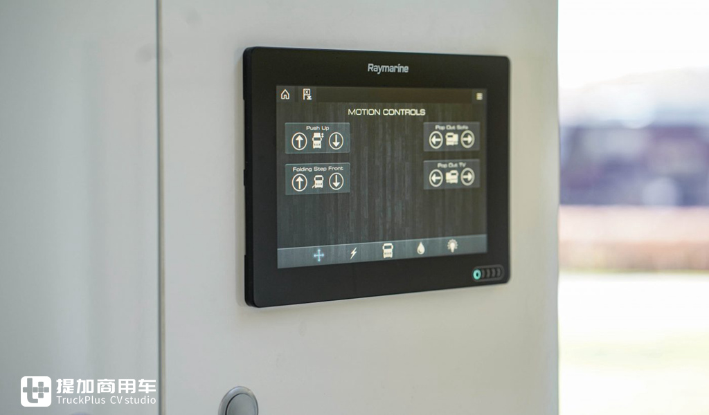 属于“人”和“马”的豪华房车,带您见识一辆奔驰Antos底盘打造的豪华运马车 - 第15张 - 提加商用车网 属于“人”和“马”的豪华房车,带您见识一辆奔驰Antos底盘打造的豪华运马车 - 第15张