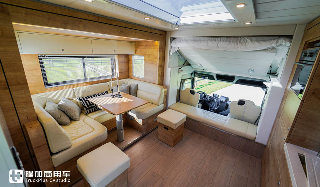 属于“人”和“马”的豪华房车,带您见识一辆奔驰Antos底盘打造的豪华运马车 - 第18张 - 提加商用车网 属于“人”和“马”的豪华房车,带您见识一辆奔驰Antos底盘打造的豪华运马车 - 第18张